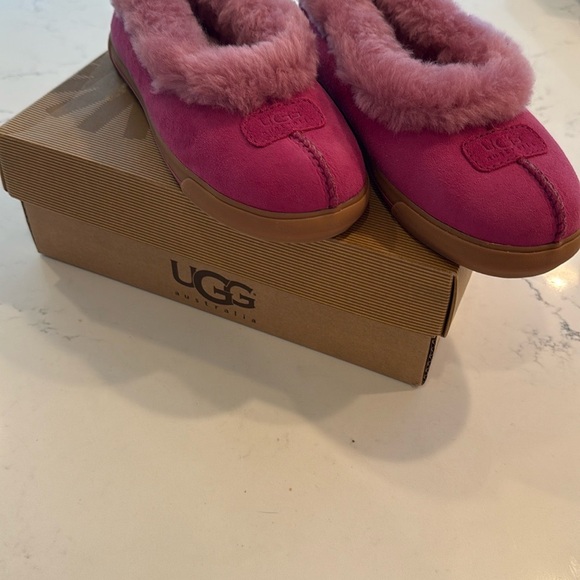 UGG Fuchsia Furry Slippers - Picture 1 of 7